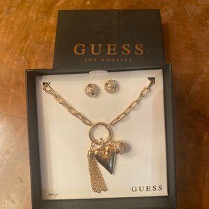 NIB Guess Boxed Set Gold Tone Necklace and Earring Set